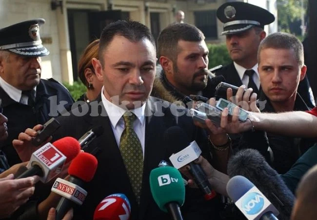 Лазаров: Разбихме групата на \
