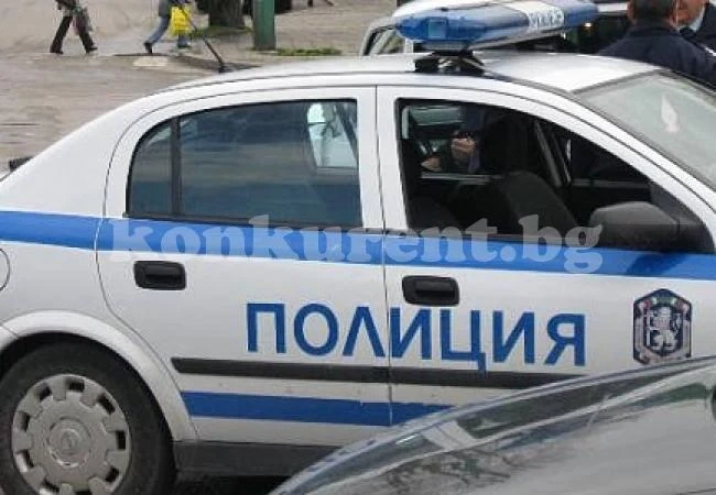 Мъж хвърля столевка на катаджии, не искал да надува на дрегера