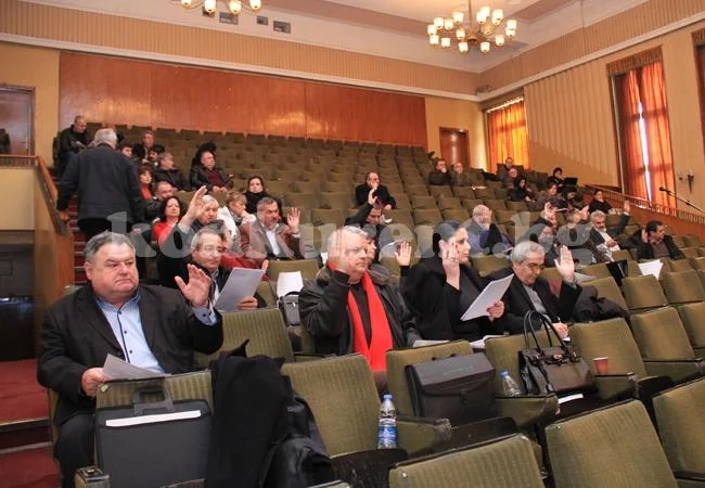 И депутатите влизат в Ботевския комитет