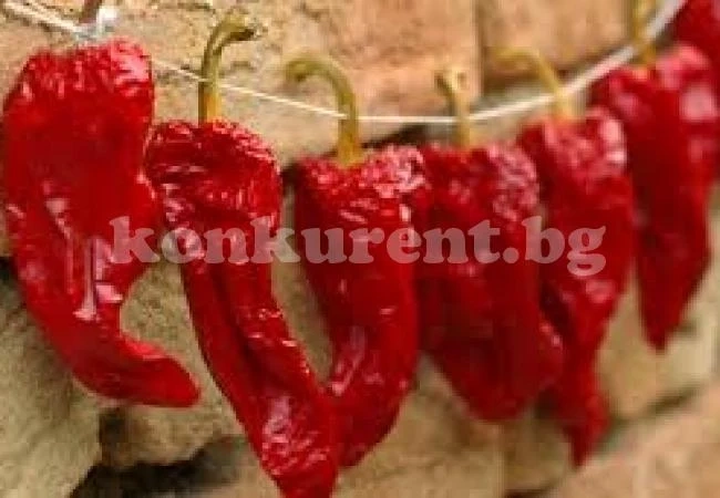 Крадец задигна 35 л. ракия с чушки за мезе