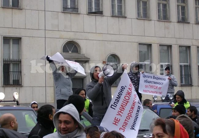 Полиция пази шеф на общински съвет, недоволни му искат оставката