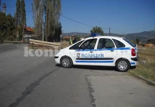 Мерцедес удари фирмена кола