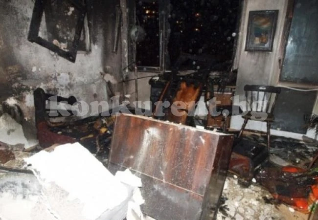 Мъж запали огън в средата на стаята и причини пожар