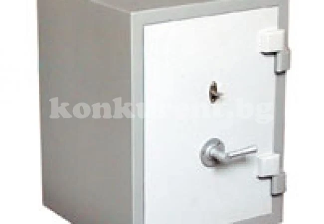 Задигнаха каса с пари и злато