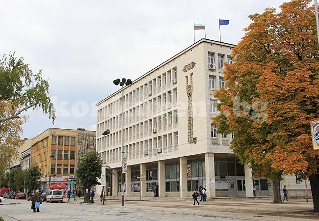 Дядо Коледа и Снежанка идват в Мездра