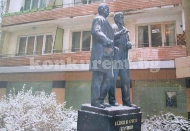 Войниците, препикали паметника на братя Георгиеви - аут от армията