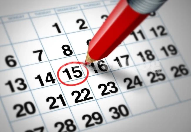 От 365 дни, 114 са почивни през 2014 г.