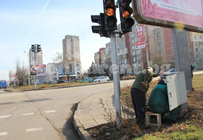 Пускат светофара при автогарата днес