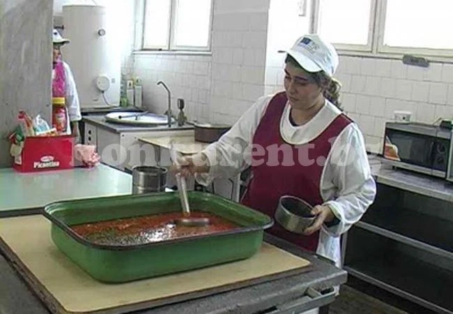 Хранят бедни до пролетта