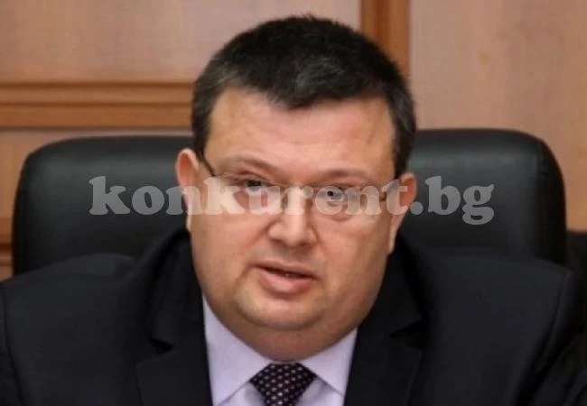 Цацаров поиска снемане на имунитета на Волен Сидеров