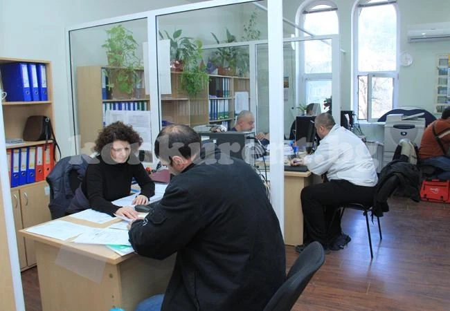 Пчелари спаха пред сградата на фонд „Земеделие“