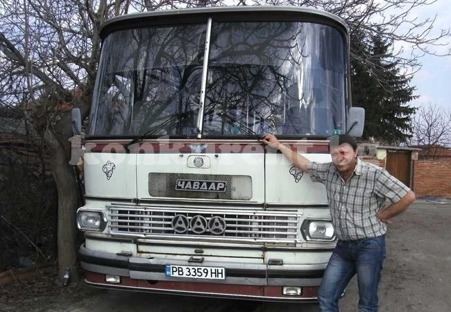 Видях сенки, свили се в сиромашията си