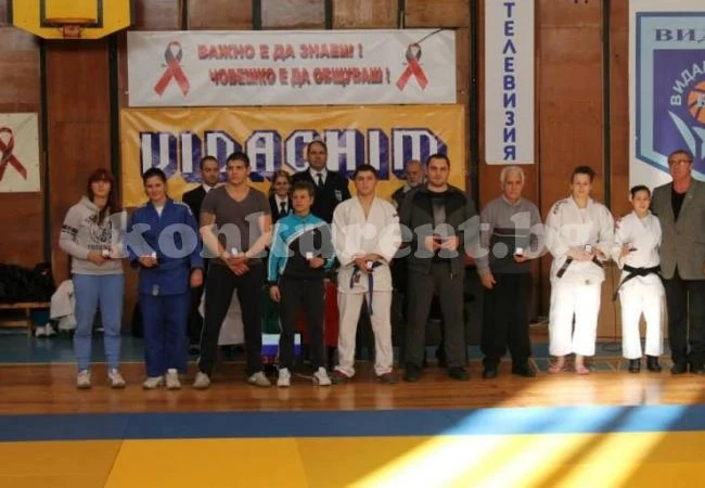 Световна шампионка по самбо се пробва и в борбата