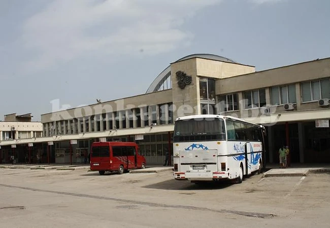 Полицейска гонка на автогарата във Враца