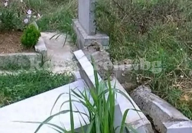 Мъж потроши селско гробище!
