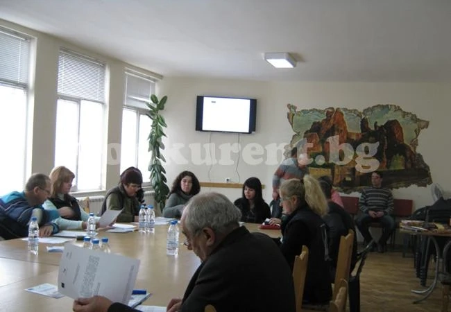 Подобряват работата в администрацията