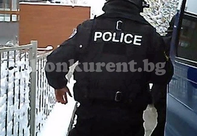 Откриха труп на мъж под снега