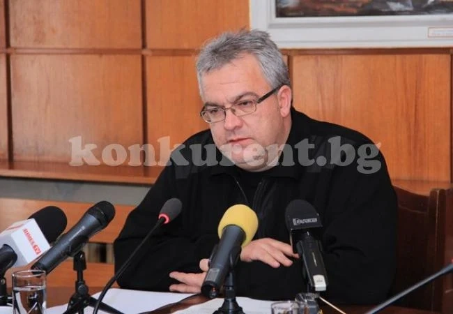 Кмет призовава гражданите да чистят снега