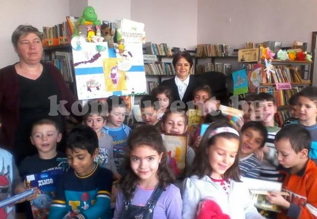 Хлапета се запознаха с вълшебни приказки