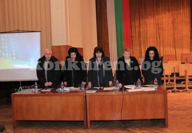 С едноминутно мълчание започна сесията във Враца