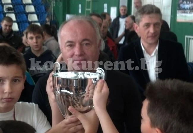 Чавдар Цветков уважи детски турнир в Козлодуй