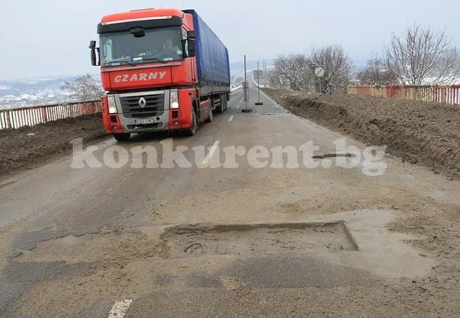 Ремонтират смъртоносния участък до Краводер