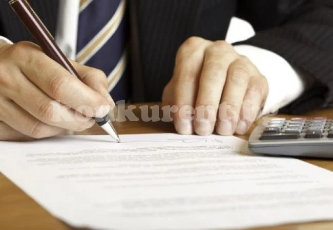 Падат три такси по кредитите