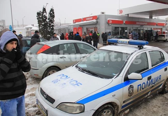 20 протестиращи блокираха път във Враца