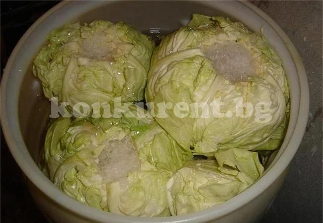 Киселото зеле е нискокалорично, но засища