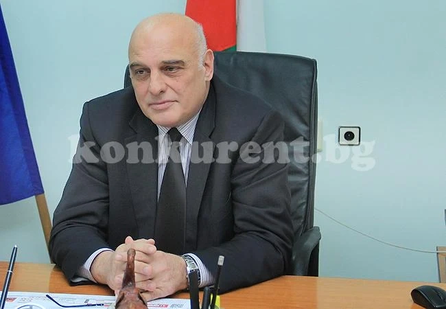 Близо 400 фирми буксуват с парите