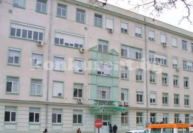Психично болен се потроши, падайки от 2 етаж