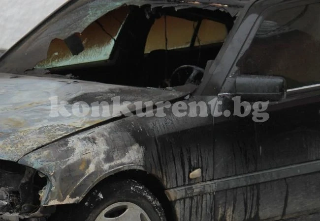 Търсят пироман, запалил лек автомобил
