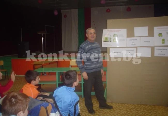 Деца говориха със служители на ЧЕЗ
