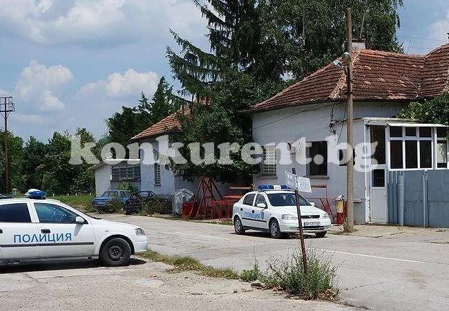 Пробация за арестант, трошил в полицията