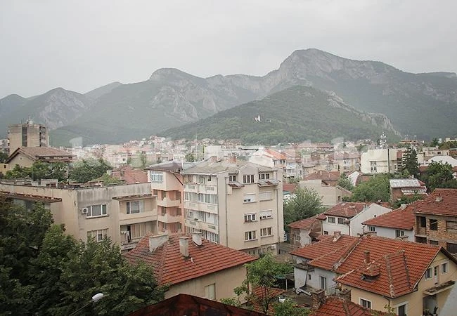 Пазарът на жилища в региона се срина