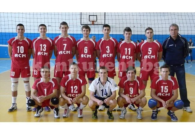 Валякът на Бодурски мачка наред