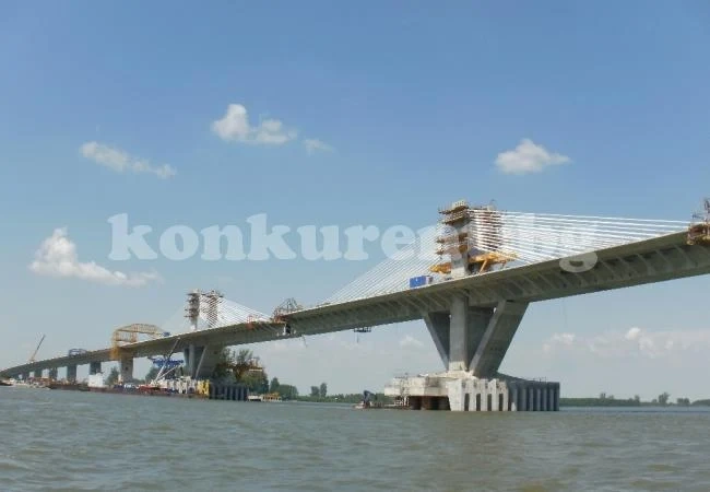 Украсяват Дунав мост-2 с 10 метрова мартеница