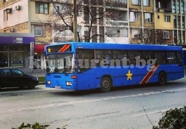 Севернокорейски автобус кръстосва улиците на Благоевград