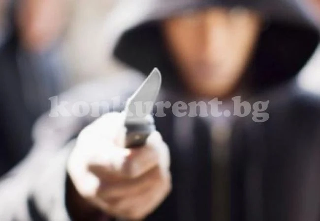 Крадец заплаши продавачка с нож, задигна й всичките пари