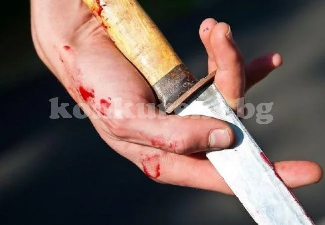 Пияни се клаха край църква в Русе