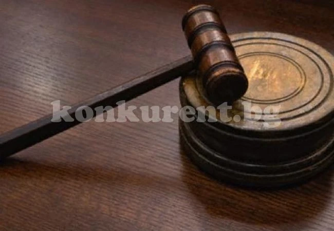 Четирима зад решетките за два куфара с амфети