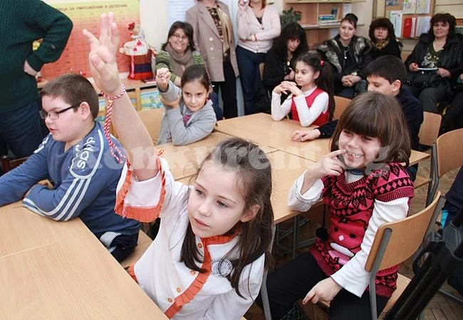 Насърчават учениците да учат чрез четене
