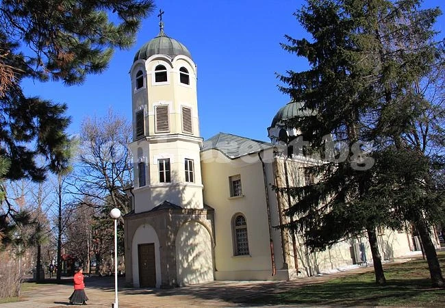 Набират мераклии за ремонт на църквата „Св. Николай”