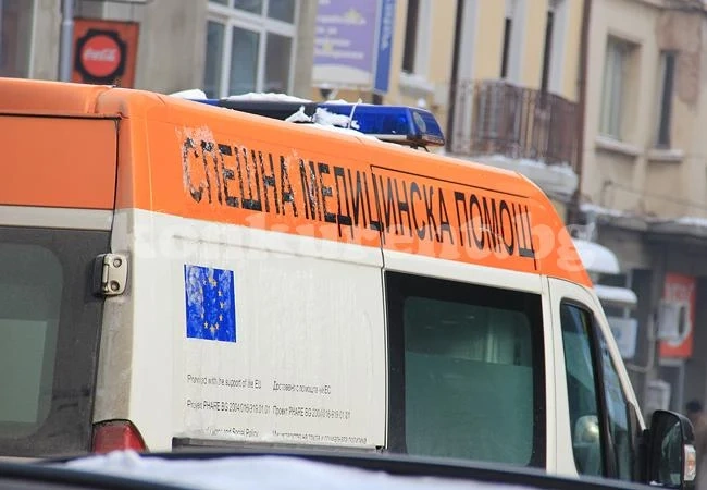 Дете падна от 3 етаж, в кома е