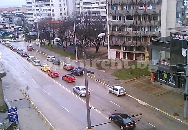 Автошествието набира скорост, стотици излязоха днес на улицата