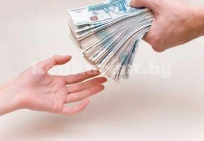 Младите теглят заеми,баба и дядо плащат