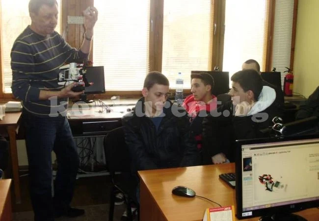 Видински деца гледаха демонстрация на роботи „Лего”