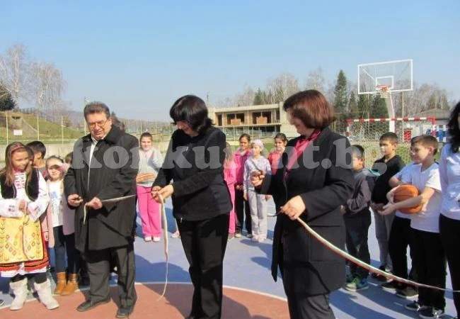 Кмет откри спортна площадка