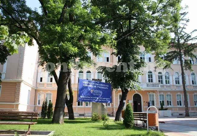 Деца получават безплатни очила