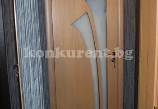 Баш майстор отиде на съд, забравил да сложи врати на клиент